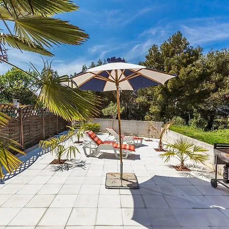 Holliday Maxdom Ferienhaus Sukošan